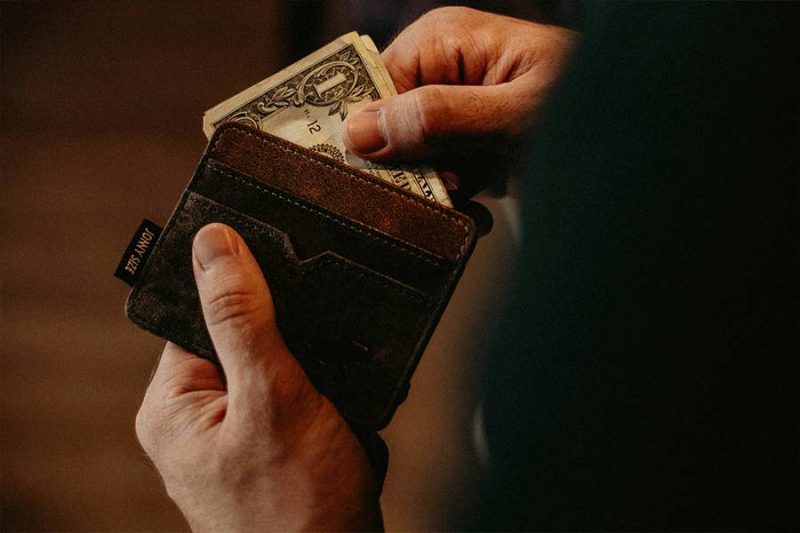 Household Budget & Savings Management Tips-DluxeWin Insights